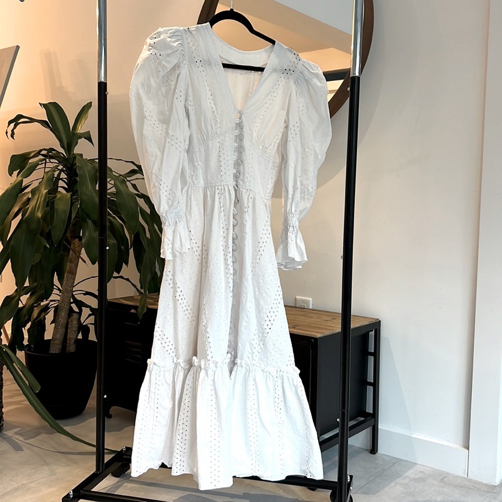 EYELET WHITE DRESS